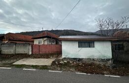 Casa pe parter, teren de 1813mp, zona Runcu