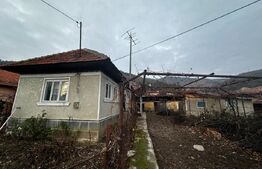 Casa pe parter, teren de 1813mp, zona Runcu