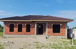 Casa individuala cu 3 camere, 550 mp teren, zona cartier Narcise