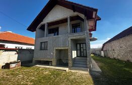 Casa P+1 , 220 mp si 1300 mp teren, zona Runcu 