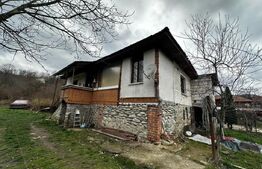 Casa plan parter si 6000 mp teren, zona Sambotin