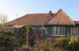 De vanzare casa in comuna Scoarta