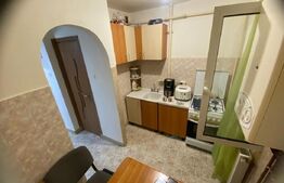 Apartament cu 3 camere, etajul 1, Plopilor