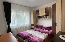 Apartament 3 camere, decomandat, etajul 2,  Zona Mall