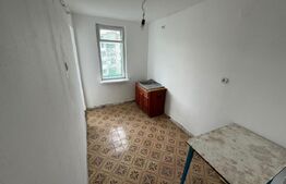 Apartament 3 camere, decomandat, etajul 4, zona Debarcader