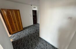Apartament 3 camere, decomandat, etajul 4, zona Debarcader
