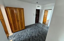 Apartament 3 camere, decomandat, etajul 4, zona Debarcader