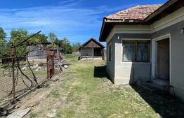 Casa renovabila de vanzare situata intr-o zona linistita in comuna Balanesti