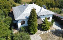 Casa de vacanta 215 mp si 4000 mp teren, zona Lelesti