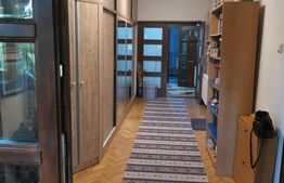 Casa de vacanta 215 mp si 4000 mp teren, zona Lelesti