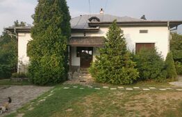 Casa de vacanta 215 mp si 4000 mp teren, zona Lelesti