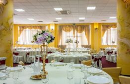 Spatiu comercial , 800 mp ulili si parcare proprie, zona centura Jiului