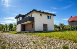 Casa P+1, 4 camere, 135 mp, Zona Dumbrava