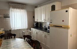 Apartament de 3 camere, decomandat, 64 mp, etajul 2, zona liceul Spiru Haret 