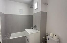 Apartament cu 3 camere, 76 mp, decomandat, zona Centrala