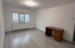Apartament cu 3 camere, 76 mp, decomandat, zona Centrala