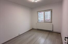 Apartament cu 3 camere, 76 mp, decomandat, zona Centrala