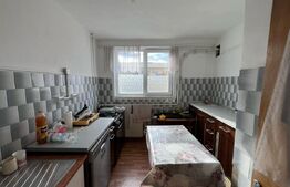 Apartament spatios de 3 camere, 72 mp, etaj 3, zona Garofitei