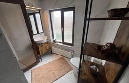 Pensiune de vanzare, 6 camere, 370 mp, zona Arcani 