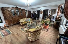 Pensiune de vanzare, 6 camere, 370 mp, zona Arcani 