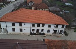 Pensiune de vanzare, 6 camere, 370 mp, zona Arcani 