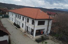 Pensiune de vanzare, 6 camere, 370 mp, zona Arcani 