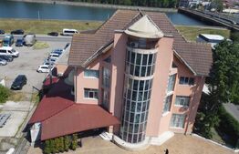 Motel + Sala de evenimente, fiecare avand suprafata de 750 mp, zona centrala