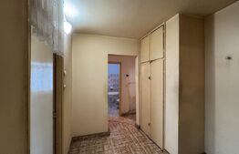 Apartament cu 2 camere, decomandat, 50 mp, etaj 1, zona Mall