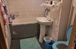 Apartament decomandat, cu 3 camere, etaj 2, zona Aleea Smardan