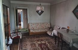 Apartament decomandat, cu 3 camere, etaj 2, zona Aleea Smardan