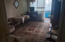 Apartament decomandat, cu 3 camere, etaj 2, zona Aleea Smardan