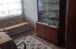 Apartament decomandat, cu 3 camere, etaj 2, zona Aleea Smardan