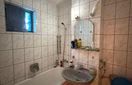 Apartament cu 3 camere, 70 mp, decomandat, Castelul de Apa