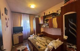 Apartament cu 3 camere, decomandat, zona Mall