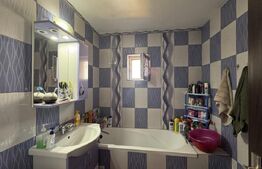 Apartament cu 3 camere, decomandat, zona Mall