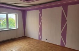 Apartament de vanzare, cu 3 camere, 70 mp, zona Revolutiei