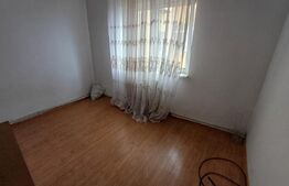 Apartament de vanzare, cu 3 camere, 70 mp, zona Revolutiei