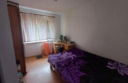 Apartament de vanzare, cu 3 camere, 70 mp, zona Revolutiei