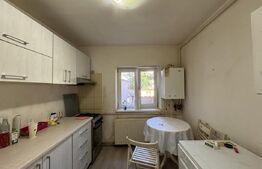 Apartament de vanzare, cu 2 camere decomandat, 50 mp, zona Traian