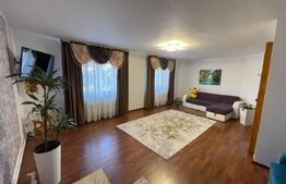 Casa P+1+M de vanzare