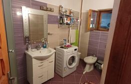 Casa plan parter plus etaj cu 6 camere, 250 mp si 2400 mp teren, zona Pestisani