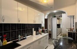 Apartament cu 3 camere, etajul 1, zona-Comuna din Paris