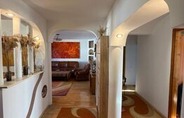 Apartament 4 camere, decomandat, zona piata mica