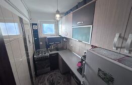 Apartament cu 3 camere, zona 9 Mai