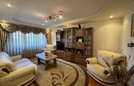 Apartament 3 camere decomandat, zona Piata Mare