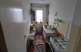 Apartament 3 camere, 46 mp, zona Plopilor