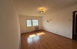 Apartament 3 camere decomandat, zona Zambilelor