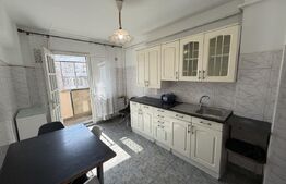 Apartament 3 camere decomandat, zona Zambilelor