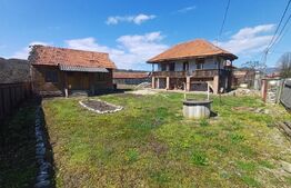Teren cu casa rustica zona Sambotin