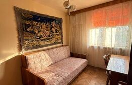 Apartament cu 3 camere, etajul 1, decomandat